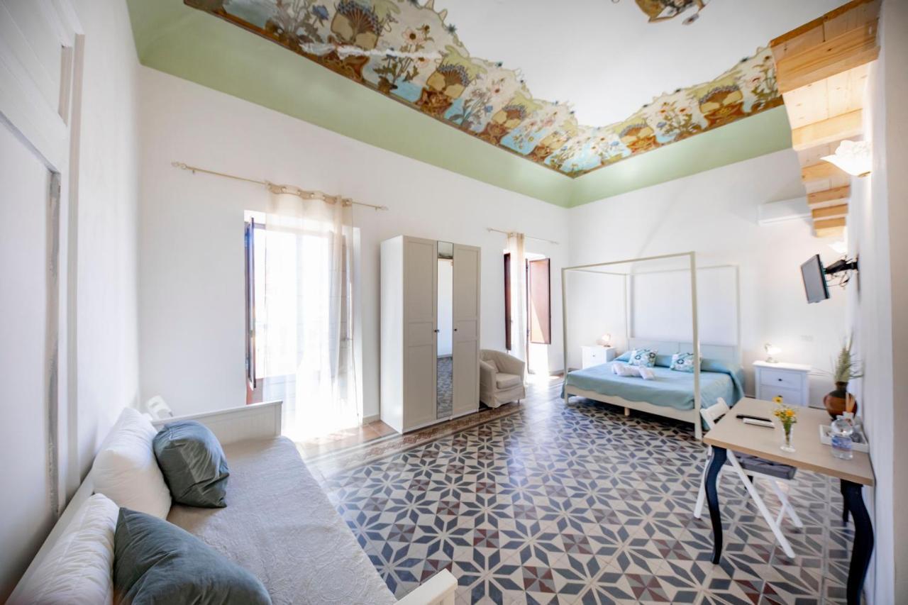 Casanova Rooms And Apartment To Rent Чефалу Екстер'єр фото